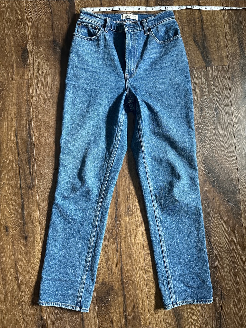 Abercrombie The 90s Straight Ultra High Rise Curve Love Jeans size 28 / 6L
